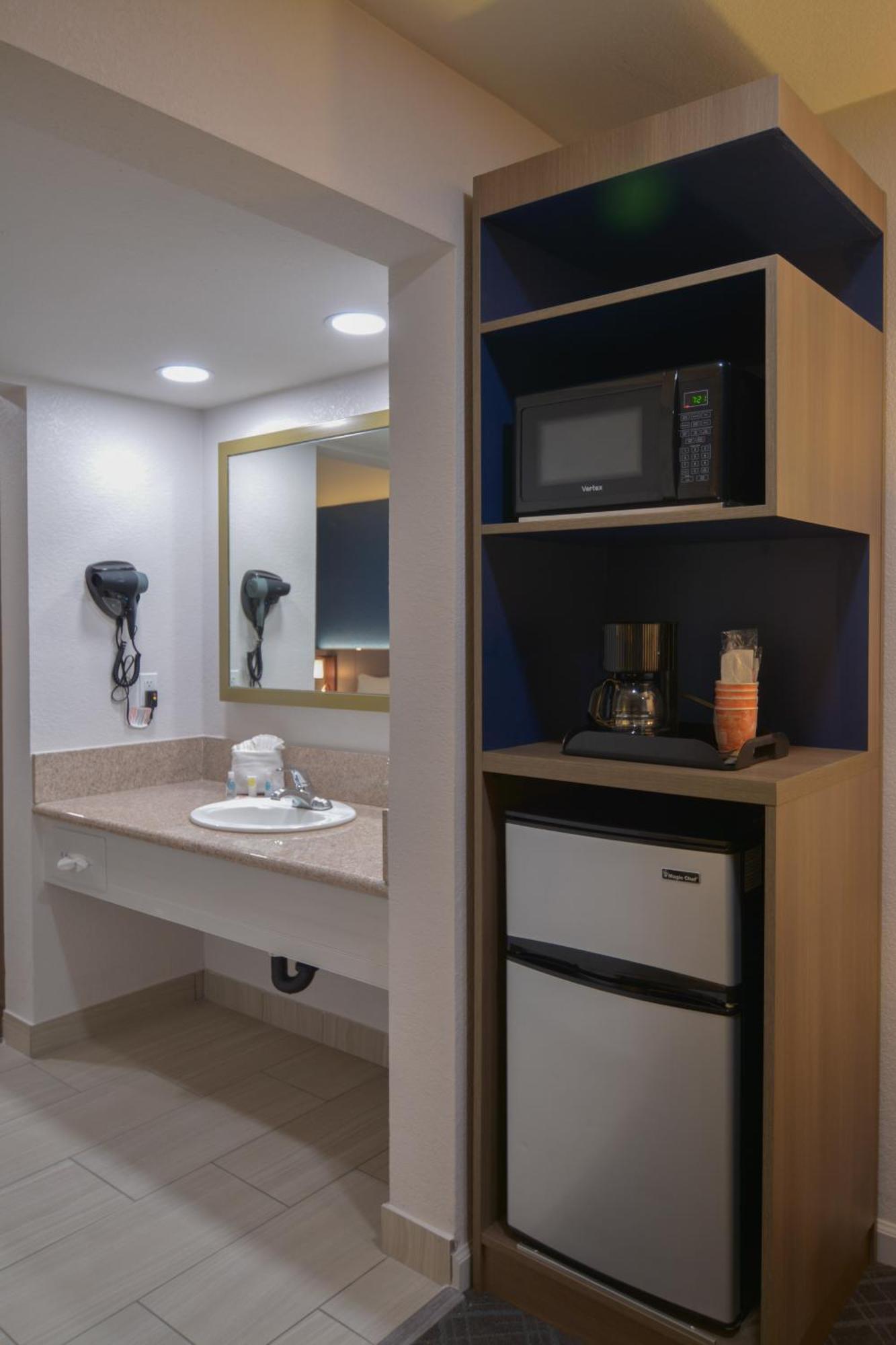 Comfort Inn & Suites Moreno Valley Near March Air Reserve Base Εξωτερικό φωτογραφία